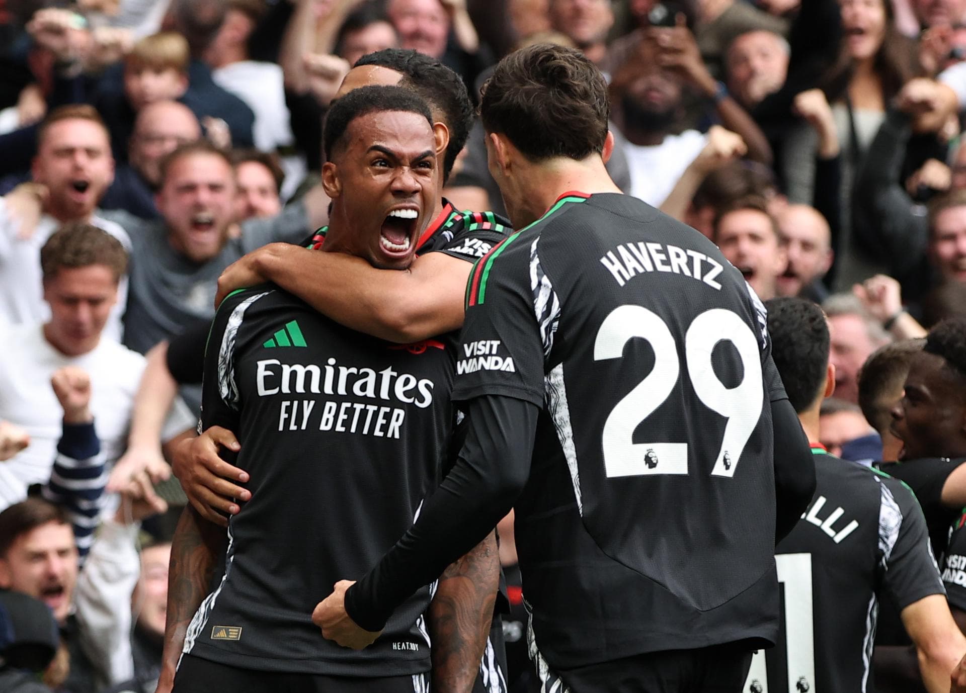 Brasileiro garante vitória do Arsenal no dérbi contra o Tottenham
