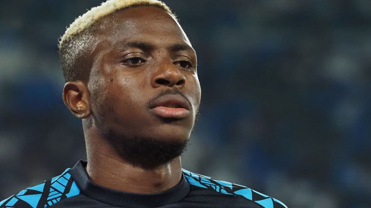 Napoli define futuro de Osimhen