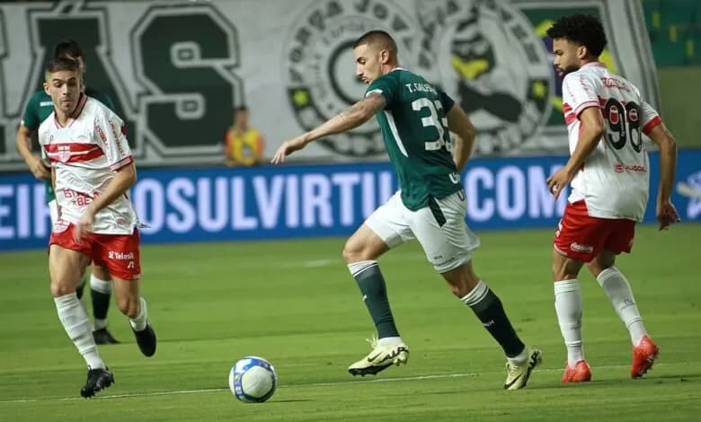 CRB x Goiás: horário, escalações e onde assistir