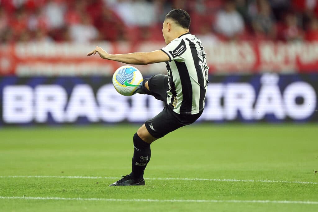 Savarino comemora o gol do Botafogo sobre o Inter - Vítor Silva/Botafogo