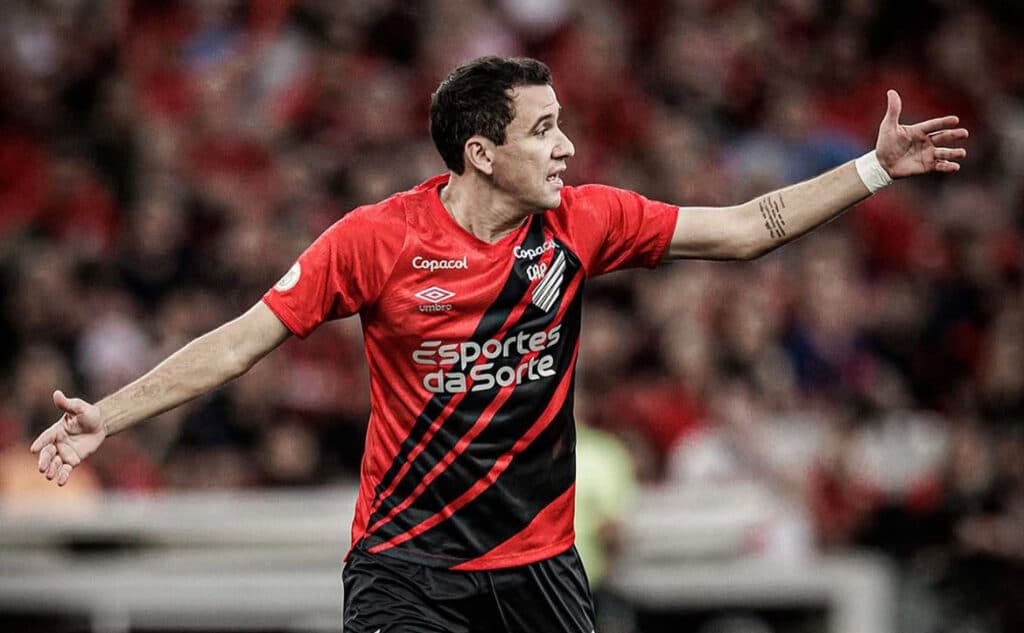 Sport fecha contratação de Pablo, ex-Athletico