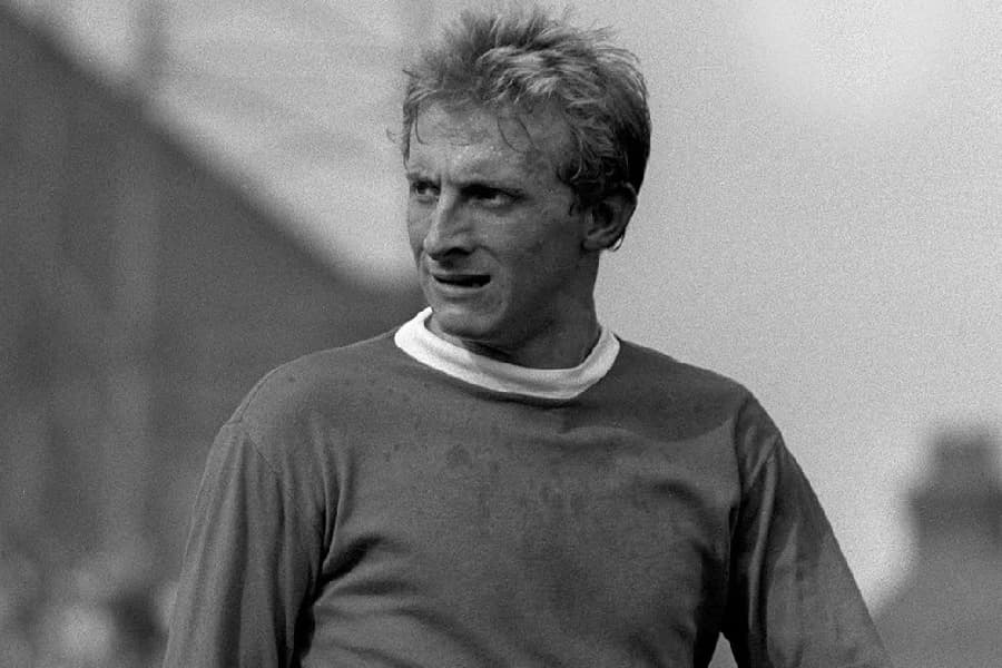 Denis Law é o maior artilheiro da seleção da Escócia ao lado de Kenny Dalglish - Reprodução/X/ManUtd