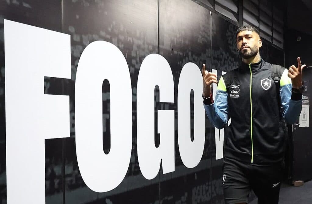 Botafogo vive mudanças na zaga para 2025, veja nomes