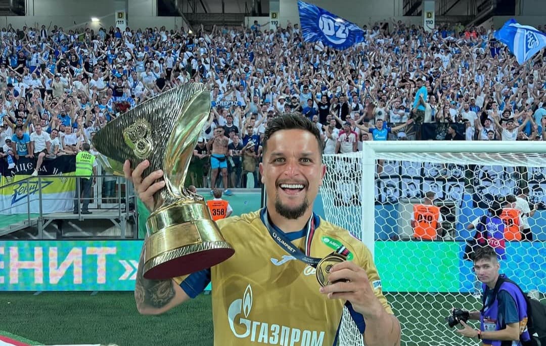 Atlético MG oficializa proposta por Artur, do Zenit