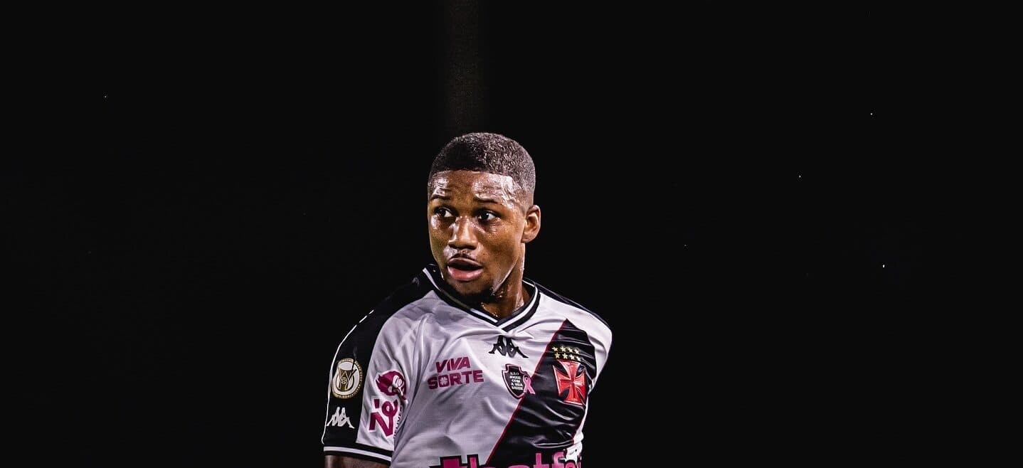 Vasco negocia transferência de jogador para a Arábia