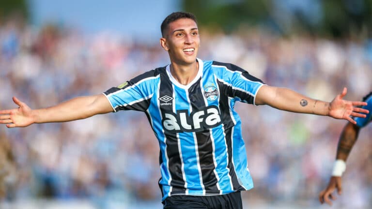 Grêmio sofre transfer ban da Fifa e fica impedido de registrar novos jogadores