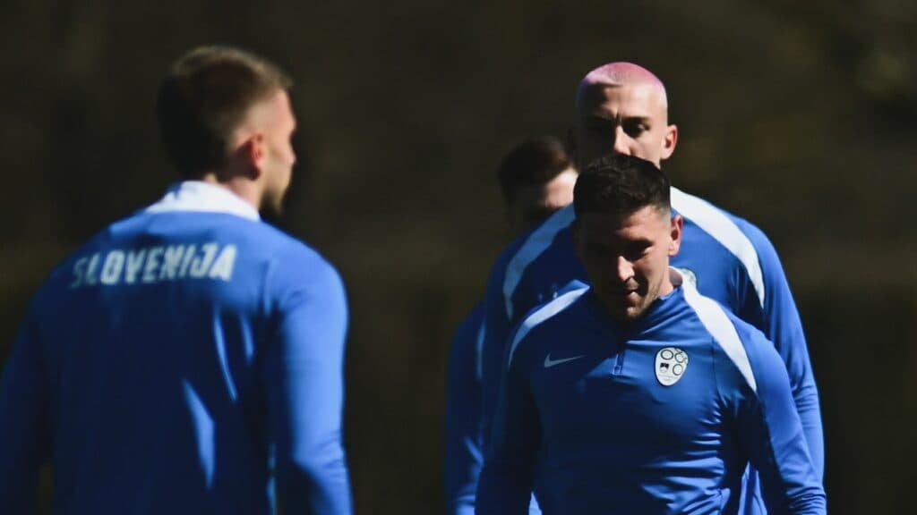 Eslovênia tenta surpreender a Eslováquia na UEFA Nations League; onde assistir