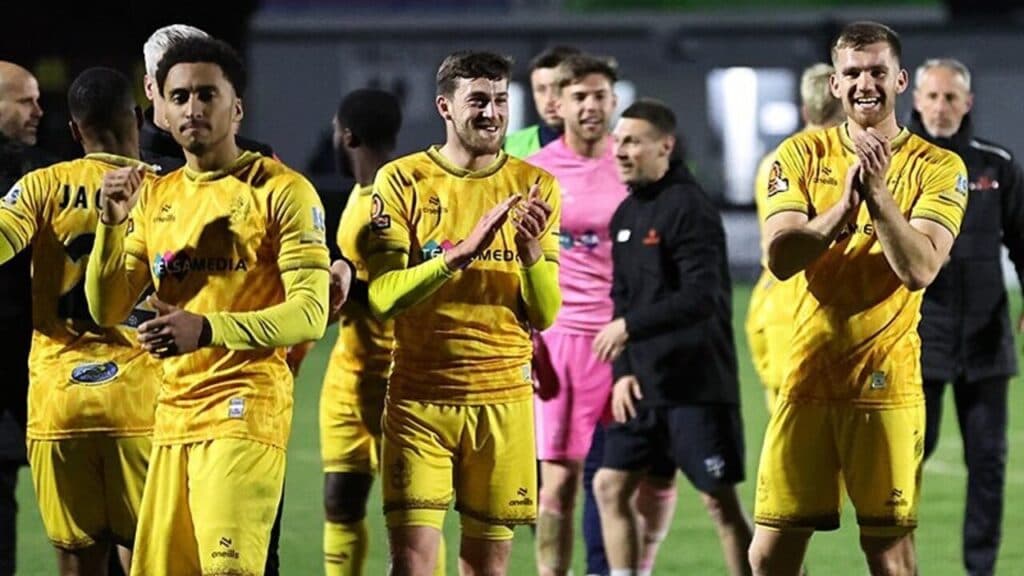 Aldershot Town x Sutton United: Embate matinal pela National League; onde assistir ao vivo