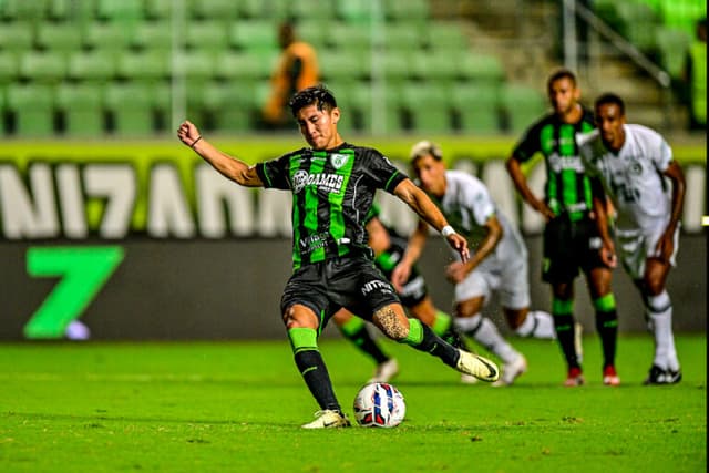 Miguelito, do América-MG, é preso por injúria racial na Série B
