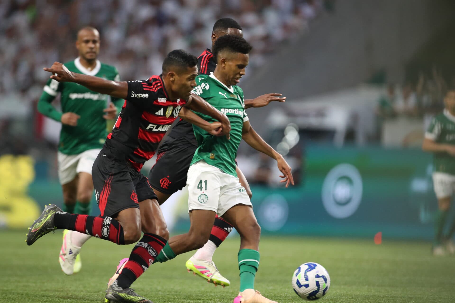 Qual clube brasileiro tem mais chances de vencer o Mundial de Clubes 2025?
