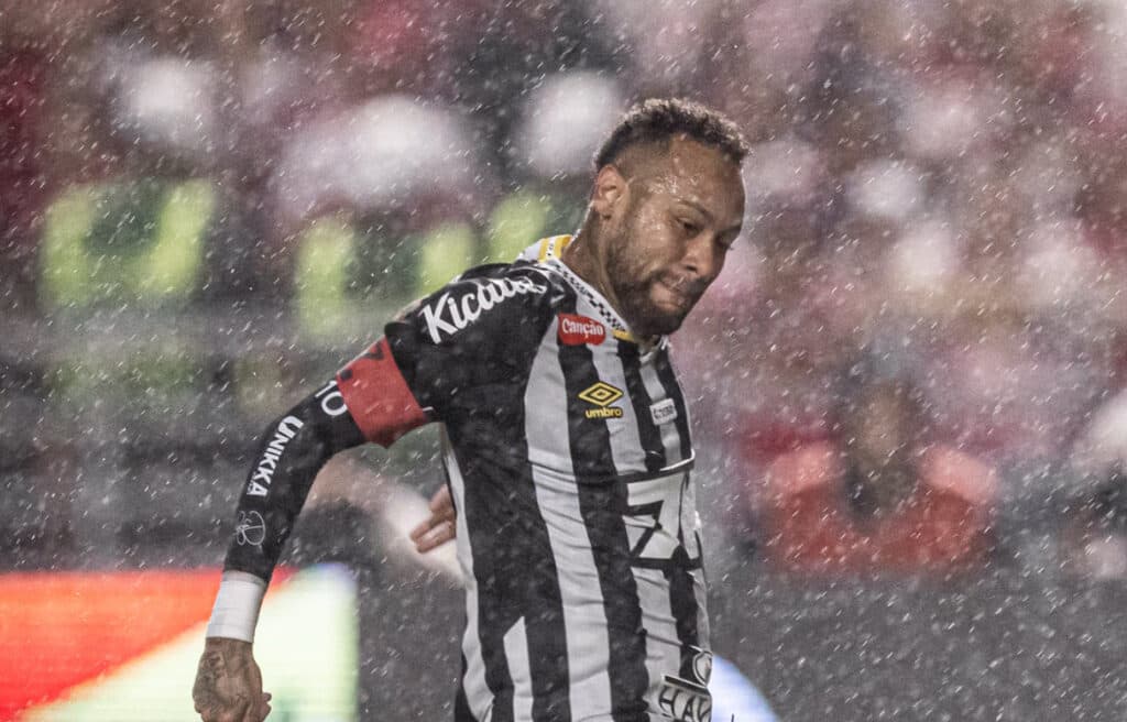 Neymar não conseguiu impedir eliminação do Santos - Raul Baretta / Santos