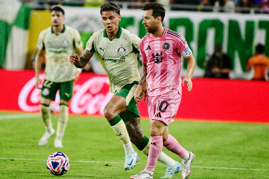 Lionel Messi sobrou no meio-campo de Inter MIami x Palmeiras - Alexandre Battibugli / PLACAR