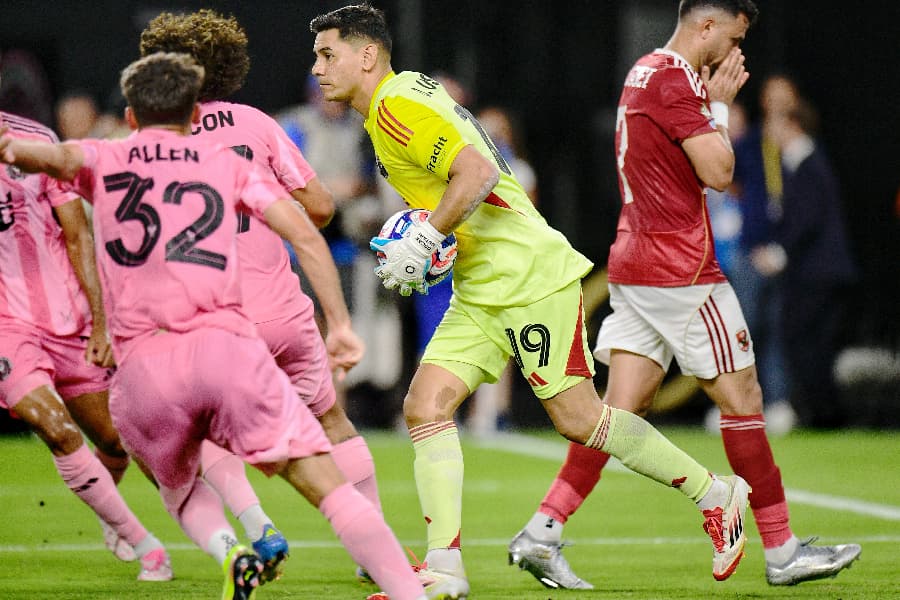 Oscar Ustari, Al Ahly x Inter Miami - Alexandre Battibugli / PLACAR