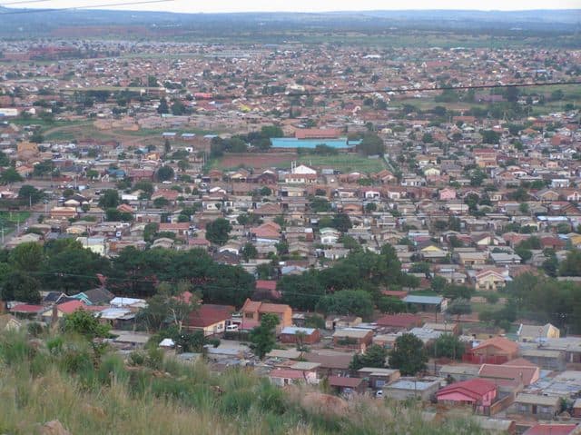 Mamelodi é um município a nordeste de Pretória, criado como