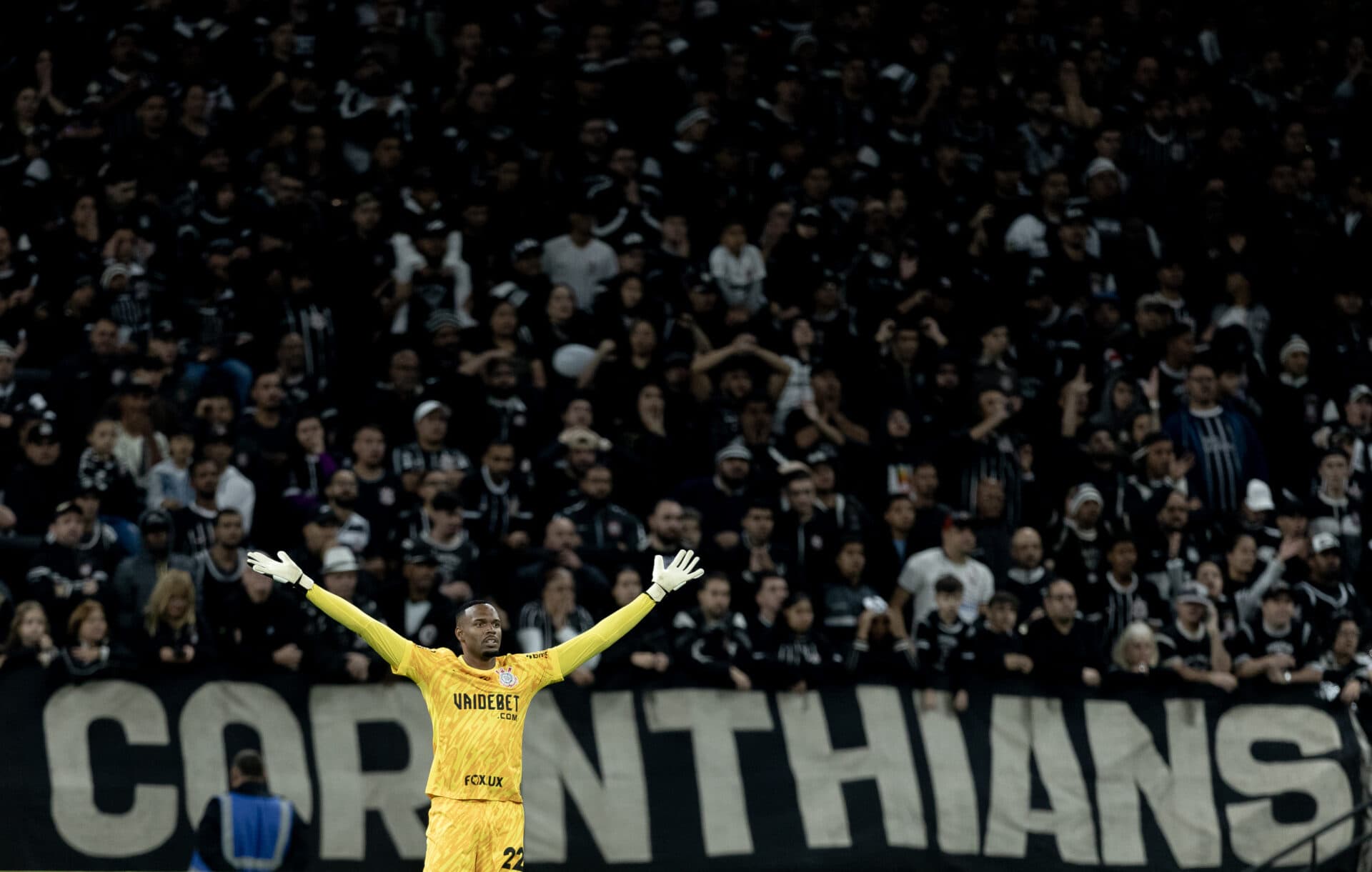 Carlos Miguel com a camisa do Corinthians - Rodrigo Coca/Agência Corinthians