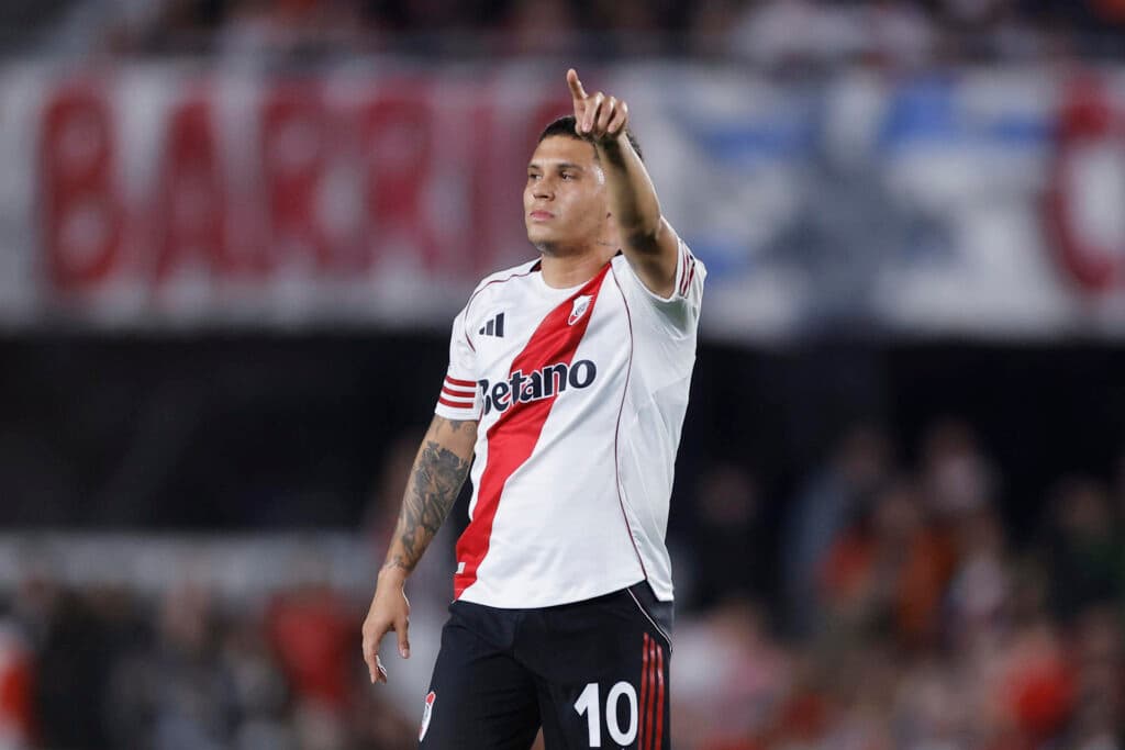 Ídolo do River dispara contra Coudet: ‘Temos visões diferentes sobre futebol’