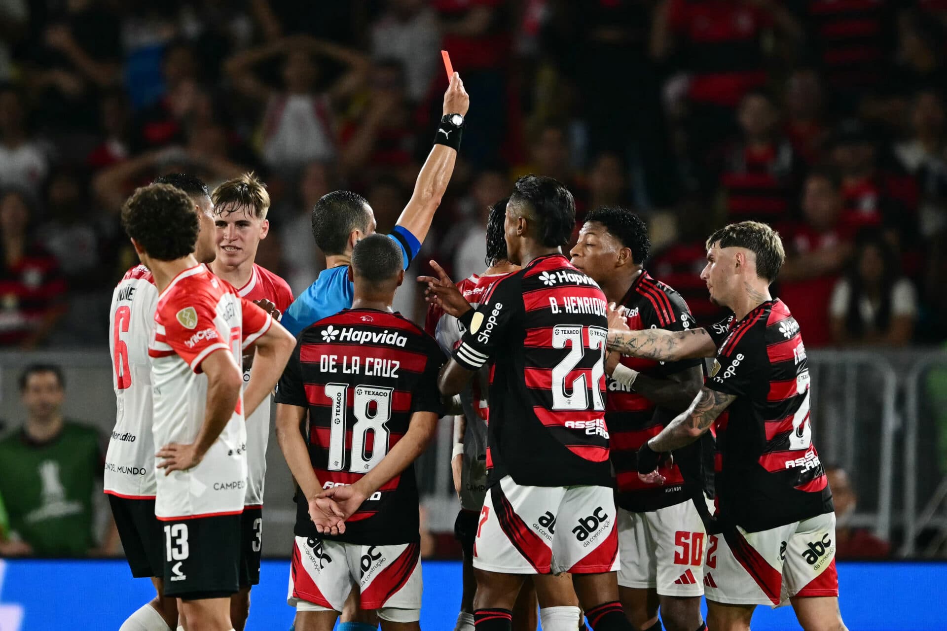 Conmebol reconhece erro de arbitragem contra o Flamengo na Libertadores