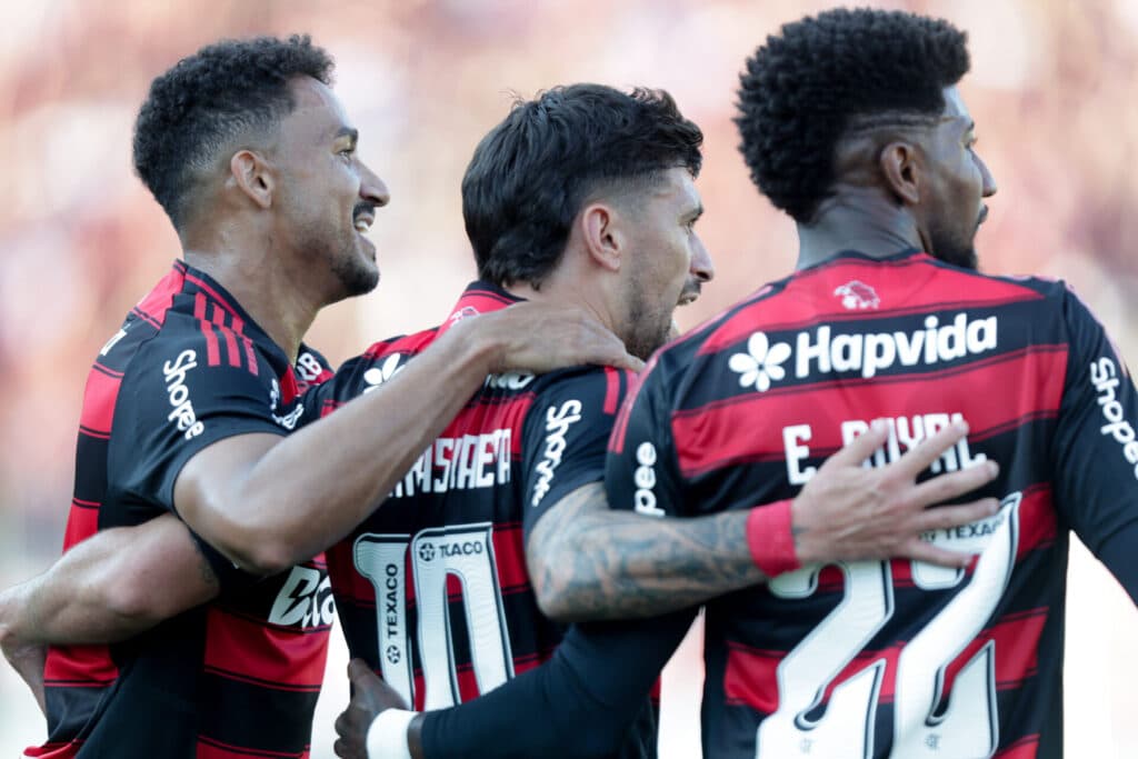 Trio do Flamengo brilha em nova vitória do líder - GILVAN DE SOUZA/FLAMENGO