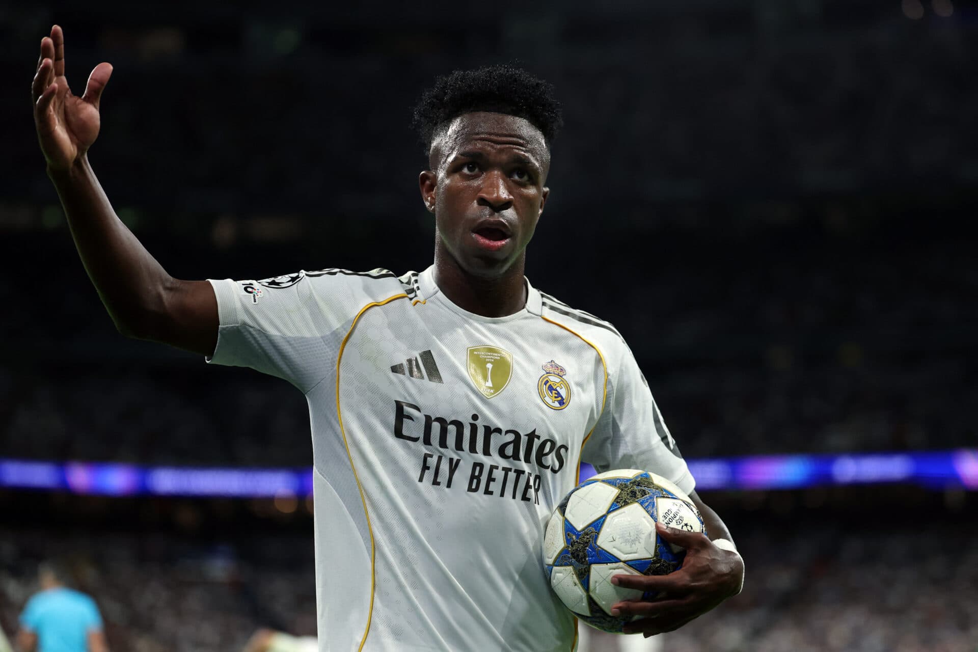 De Evaristo a Vini Jr: 60 brasileiros que já jogaram por Real Madrid e Barcelona