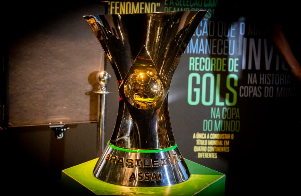 Com um a menos, Sport luta, mas Mirassol vence e se firma no G-4