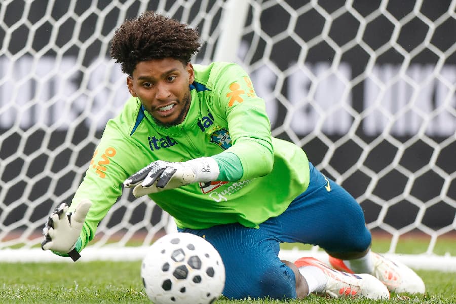 Hugo Souza terá a primeira chance como titular da seleção brasileira - Rafael Ribeiro/Divulgação/CBF