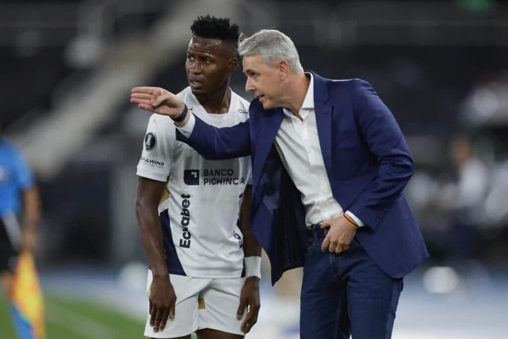 O brasileiro Tiago Nunes é técnico da LDU de Quito - EFE/ Andre Coelho