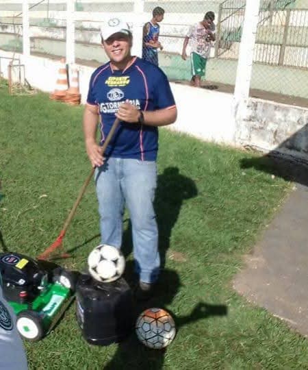 Zaqueo foi zelador, massagista e até vendedor de rifas no Tanabi - Arquivo pessoal