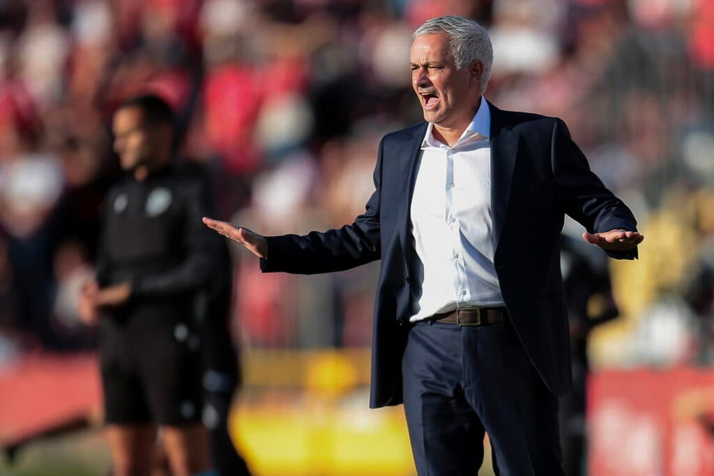 Duba tem relação‘special’ com Mourinho, hoje técnico do Benfica - EFE
