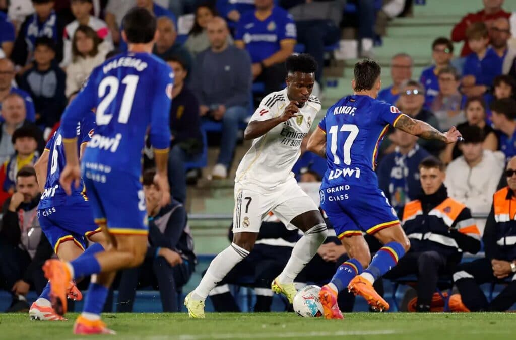 Vini Jr. causou duas expulsões contra o Getafe e saiu de campo vaiado pelos adversários - Divulgação / Real Madrid