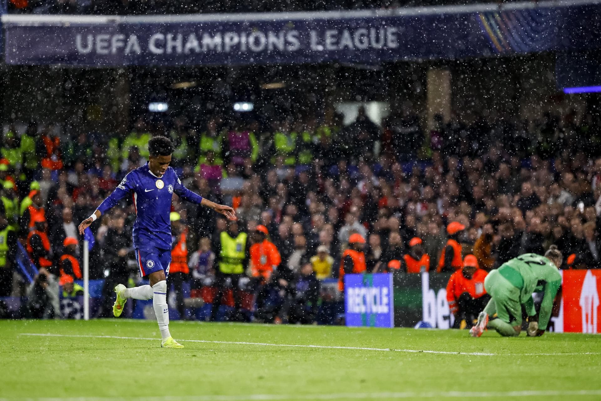 Estêvão tem atuação apagada em derrota do Chelsea