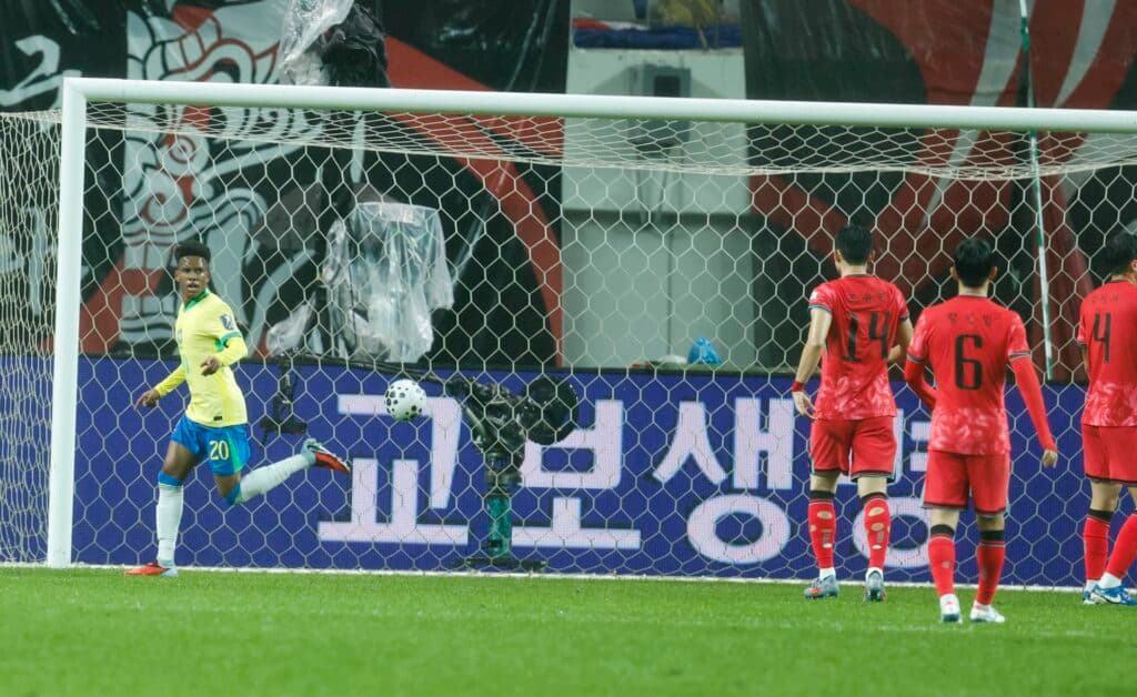 Quem ganhou e quem perdeu pontos com Ancelotti na Coreia?