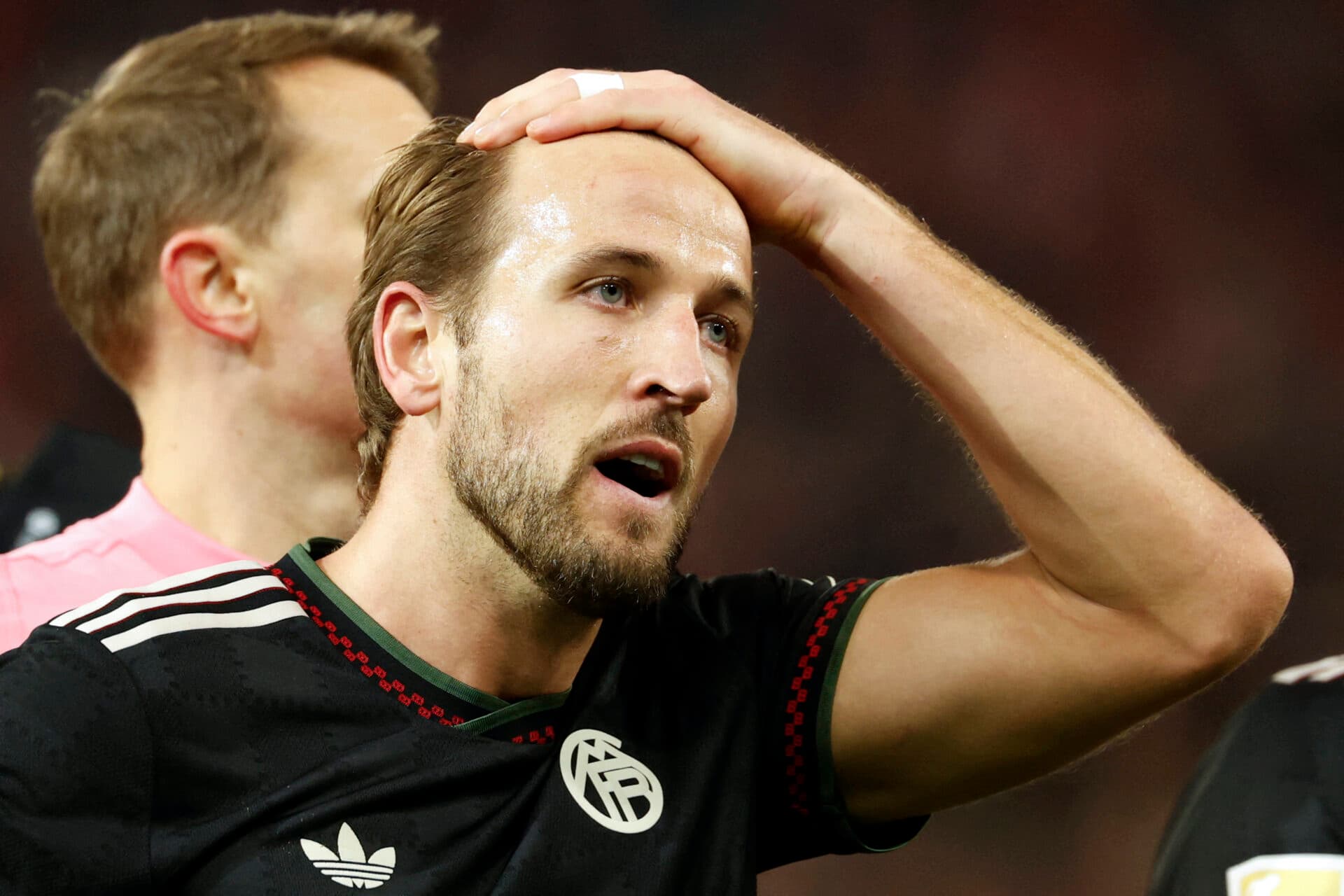 Barcelona mira contratação de Kane para vaga de Lewandowski