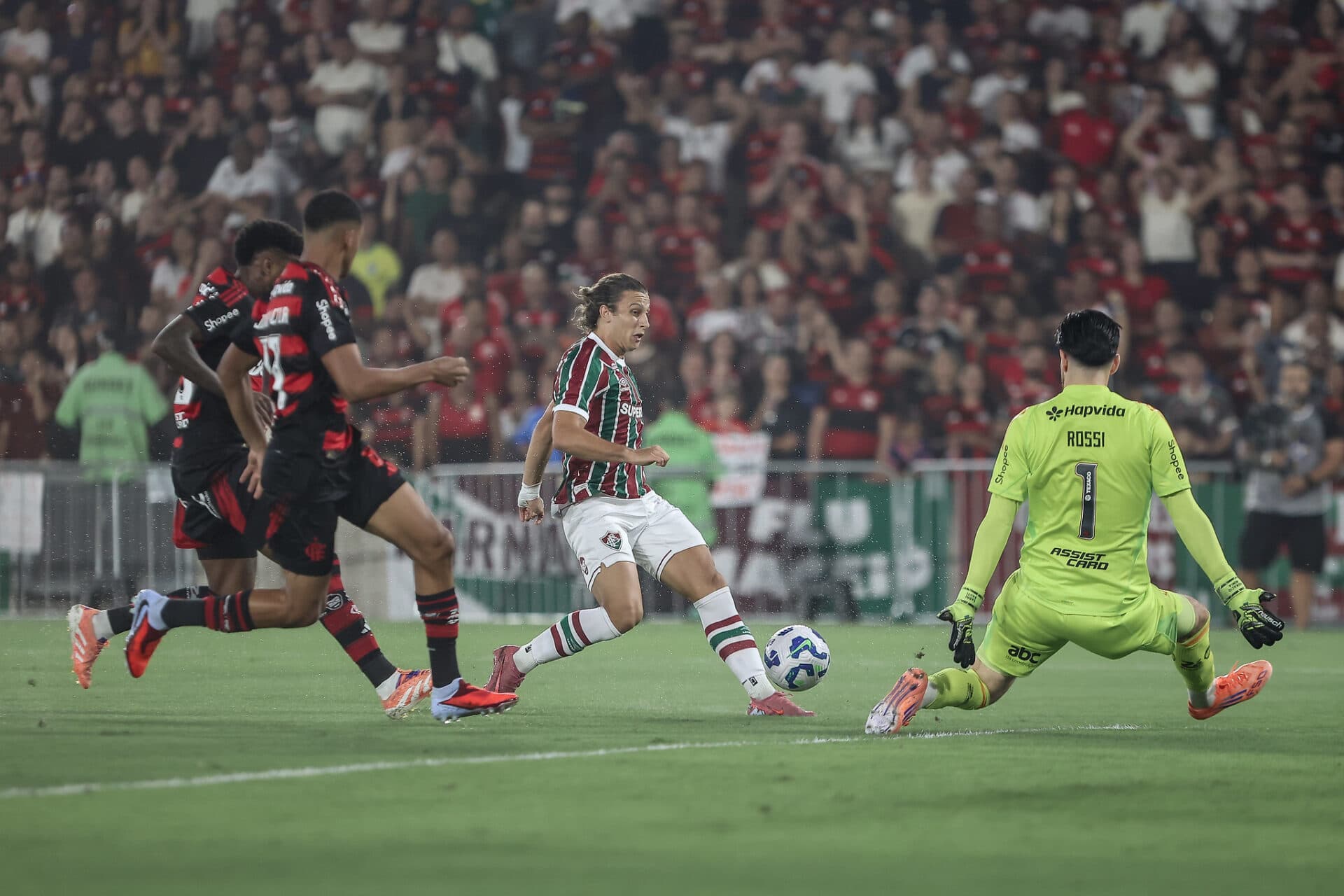 Flamengo tenta mudar data de clássico contra Fluminense