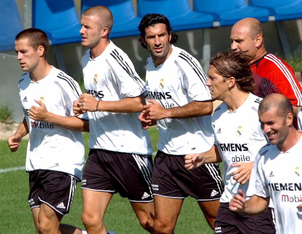 Owen, primeiro à esquerda, no time de Galácticos do Real Madrid - EFE/Juanjo Martín