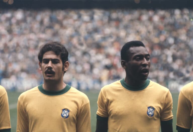 Revista elege maiores times da história com Brasil de 1970 e Santos no top-10