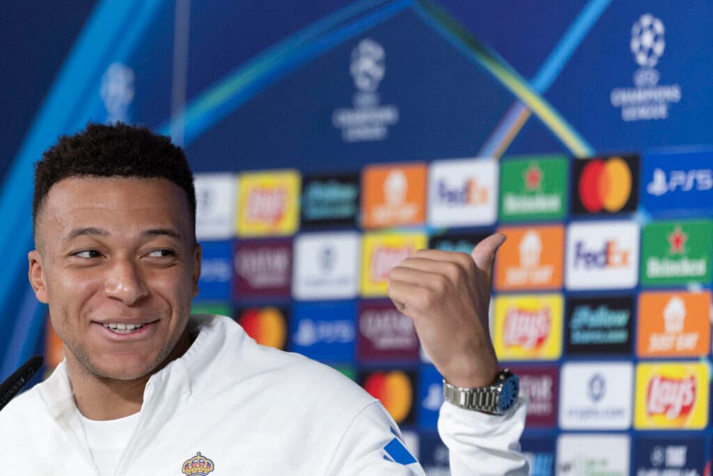 Mbappé concede entrevista coletiva em meio a crise do Real Madrid - EFE/Sergio Pérez