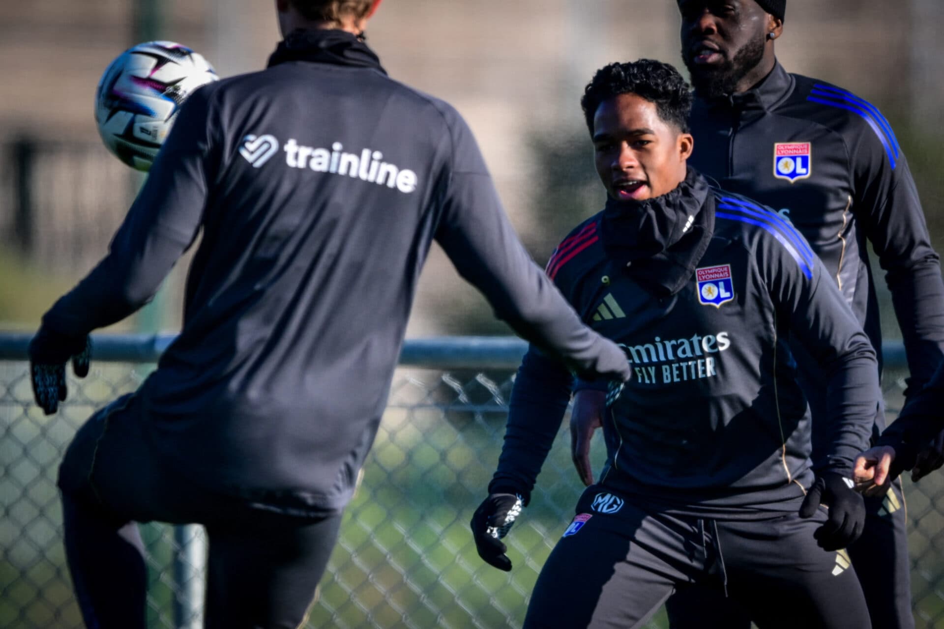 Atacante treina com companheiros no Lyon; contrato vai até o fim de junho - Olivier Chassignole/AFP