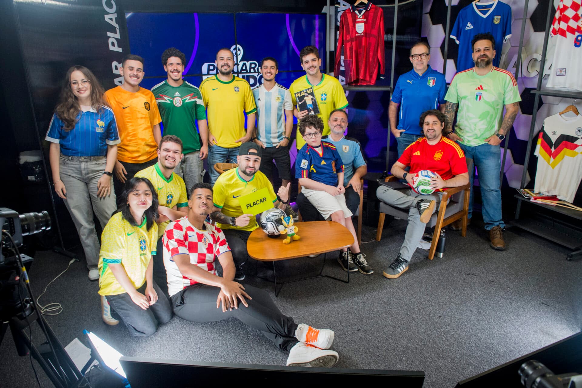 No aquecimento:parte da equipe de PLACAR já se pintou de Copa do Mundo