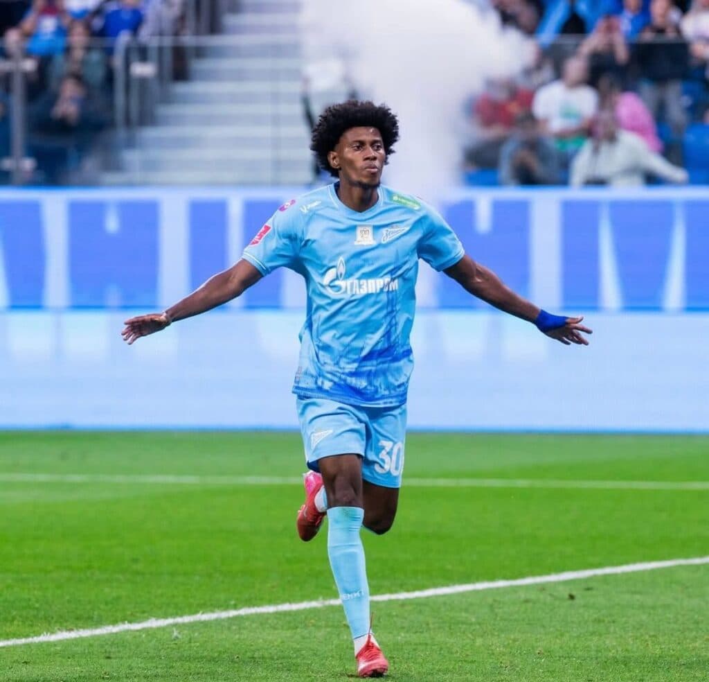 Pelo Zenit, Cassierra tem bons números - Divulgação/Instagram