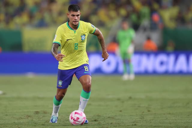 Bruno Guimarães lesionado: quem pode ganhar a vaga na seleção?
