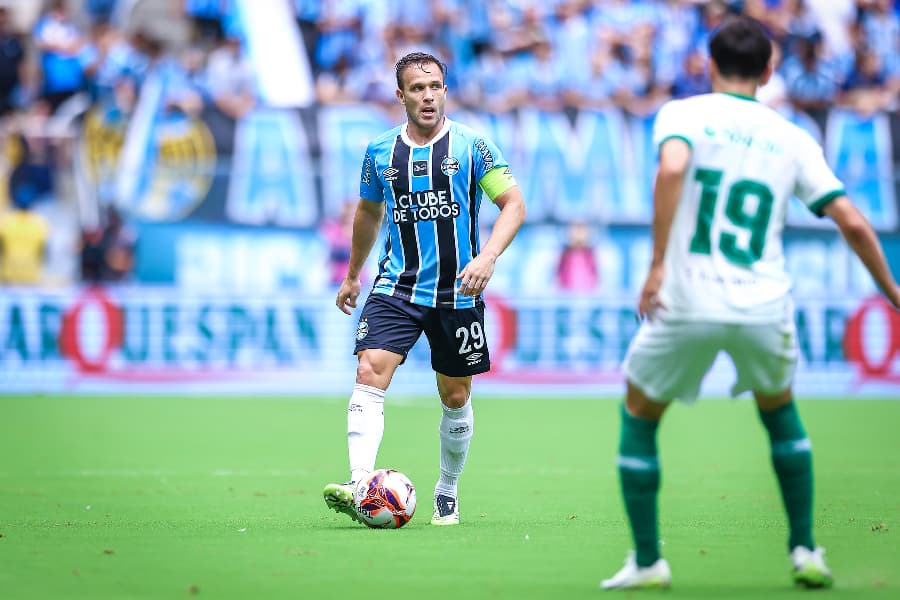 Sem acordo: Grêmio anuncia a saída do volante Arthur