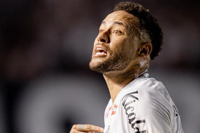 Neymar inicia arrancada final no Santos por vaga na Copa