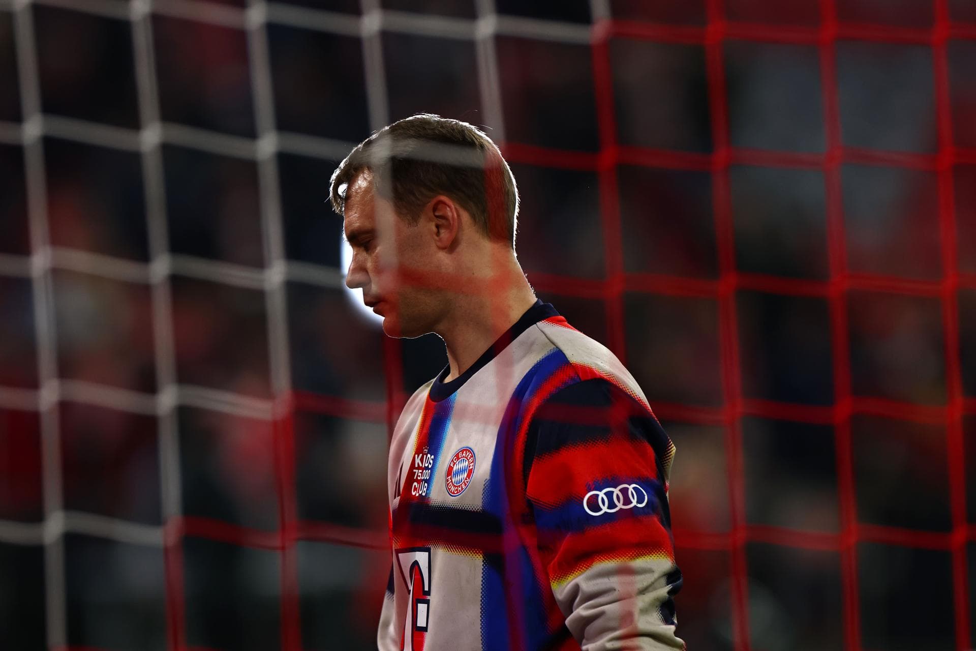 Neuer sente lesão e vira desfalque do Bayern na Champions - EFE/EPA/ANNA SZILAGYI