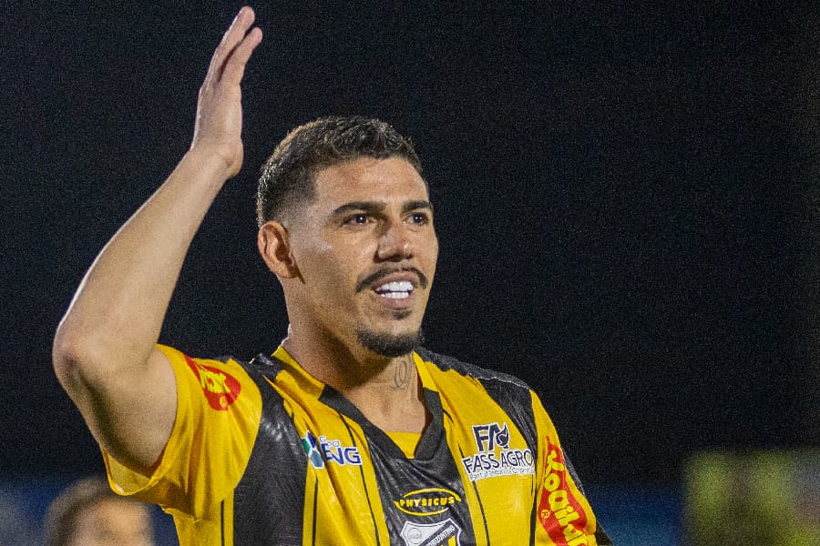 Mayk, lateral-esquerdo do Novorizontino, marcou o gol da classificação contra o Corinthians - Juan Rodrigues/Novorizontino