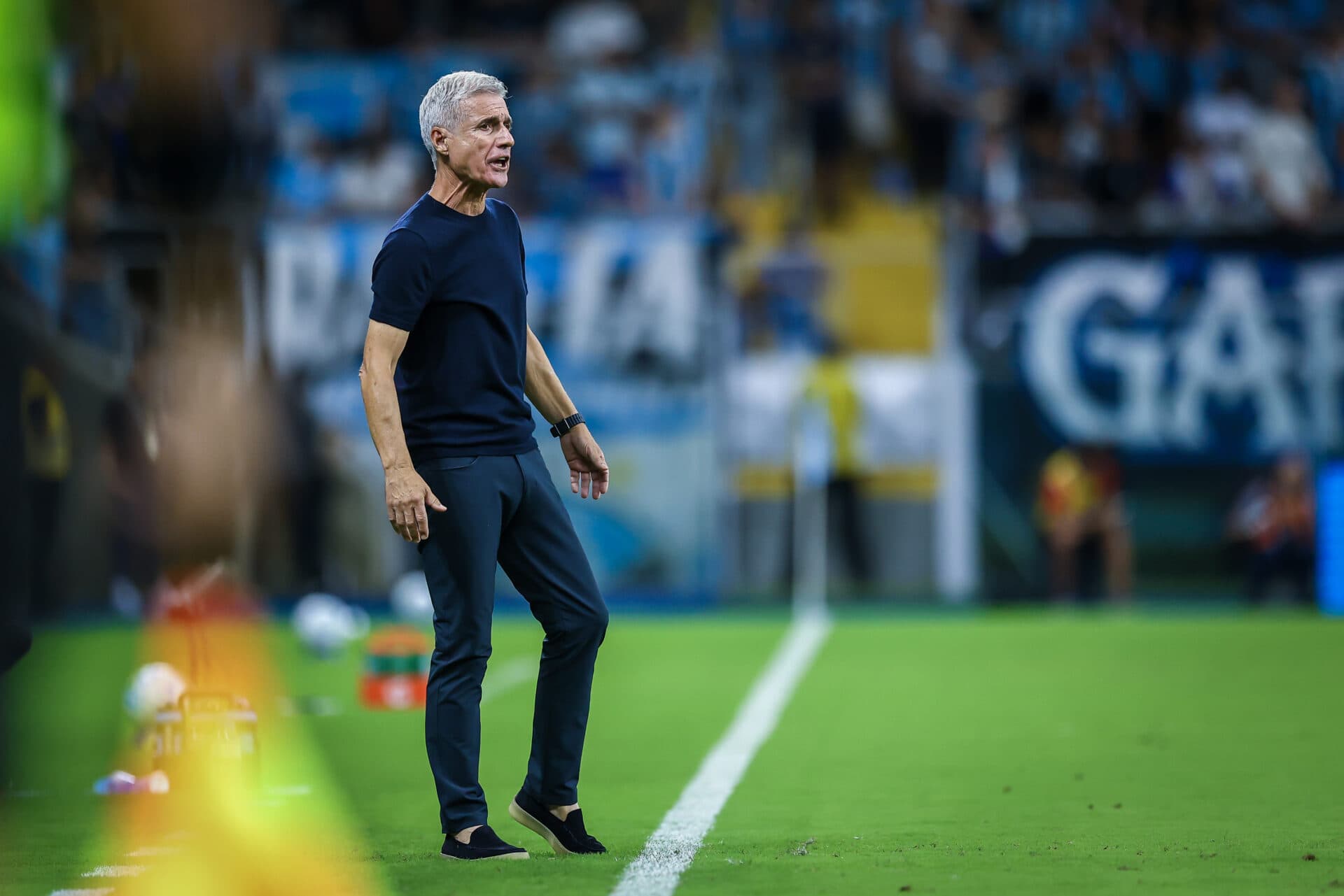 Luís Castro corre risco de suspensão por até seis jogos; entenda