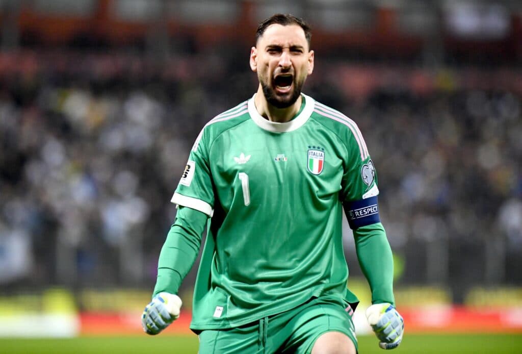 Gianluigi Donnarumma foi o herói da Itália em Zenica diante da Bósnia - EFE/EPA/NIDAL SALJIC