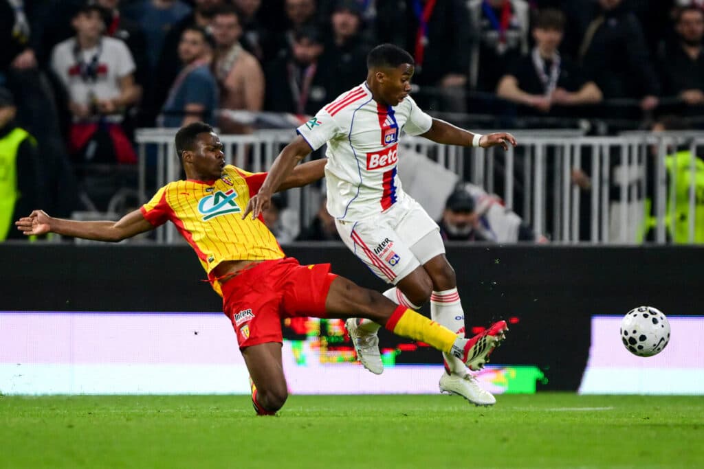 Endrick recebe críticas em eliminação do Lyon: ‘Praticamente invisível’