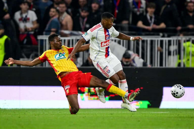 Endrick recebe críticas em eliminação do Lyon: ‘Praticamente invisível’