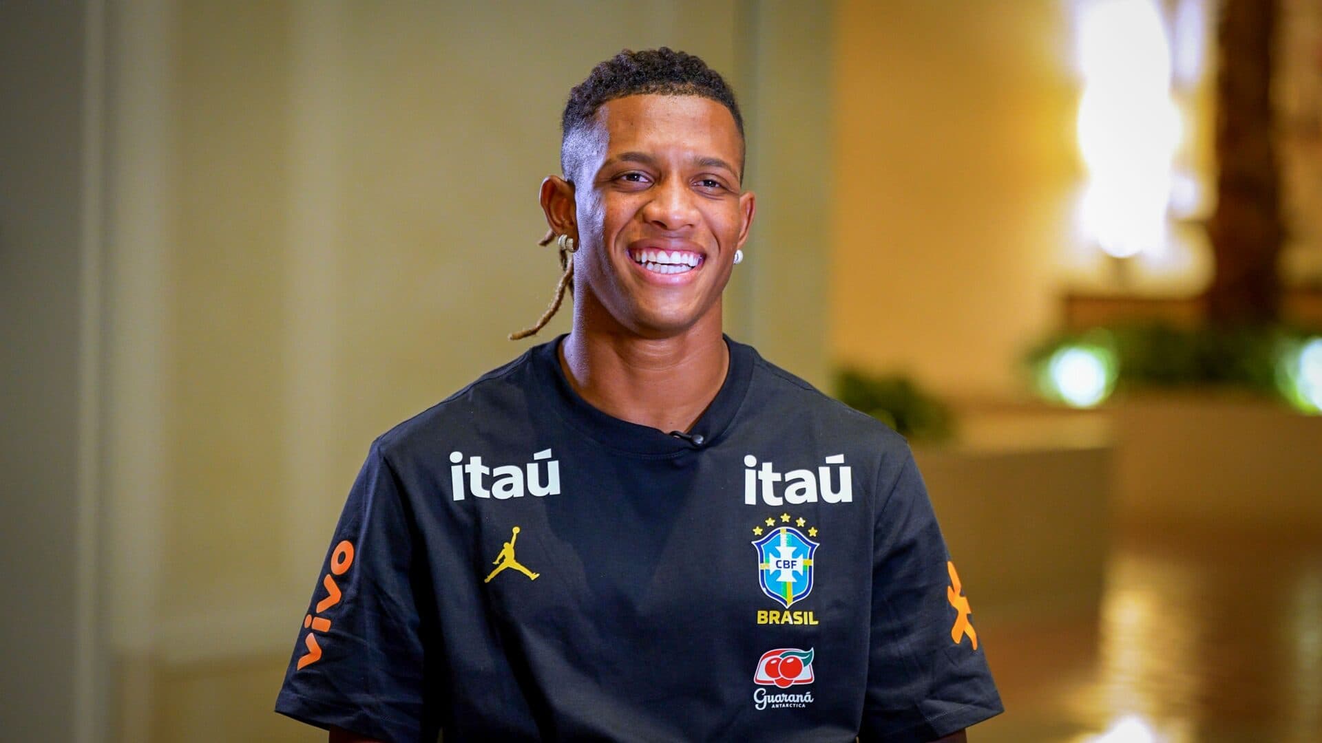 Mais ‘cascudo’, Danilo se vê pronto para convencer Ancelotti na seleção