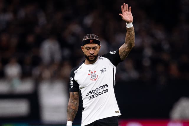 Corinthians cita saúde financeira e não renova com Memphis Depay